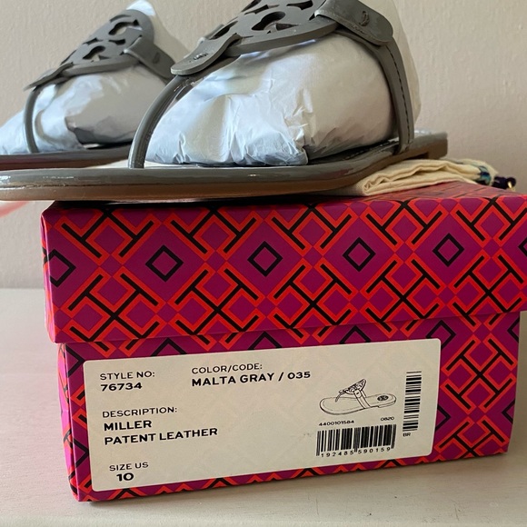 Tory Burch Patent Malta Gray Leather Sandal - Picture 2 of 9